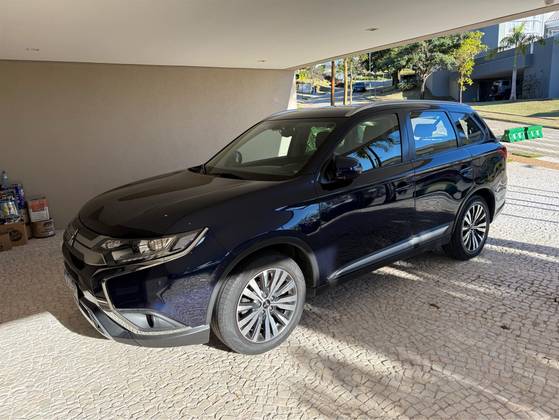 MITSUBISHI OUTLANDER 2.0 MIVEC GASOLINA HPE AUTOMÁTICO MITSUBISHI OUTLANDER 2.0 MIVEC GASOLINA HPE AUTOMÁTICO